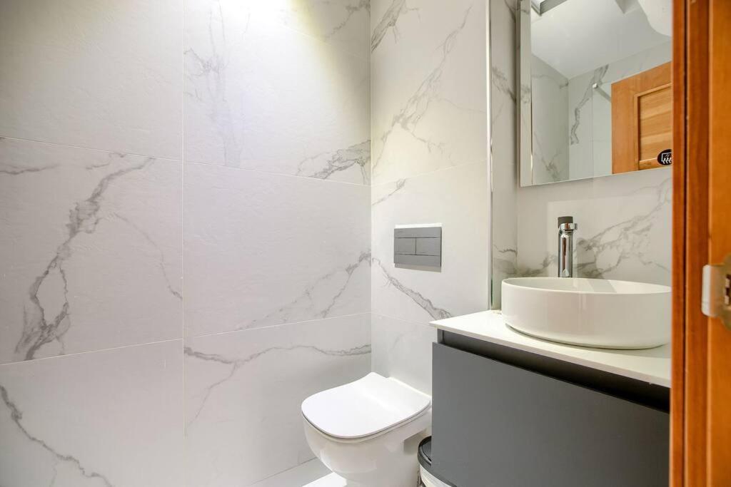 Apartment In The Center Of Madrid-Comenda-1-I Buitenkant foto